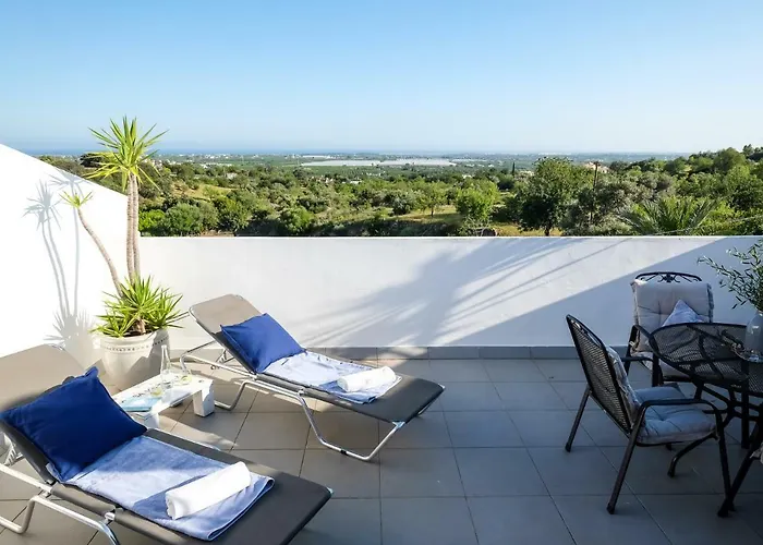 Casa Verdazul 타비라